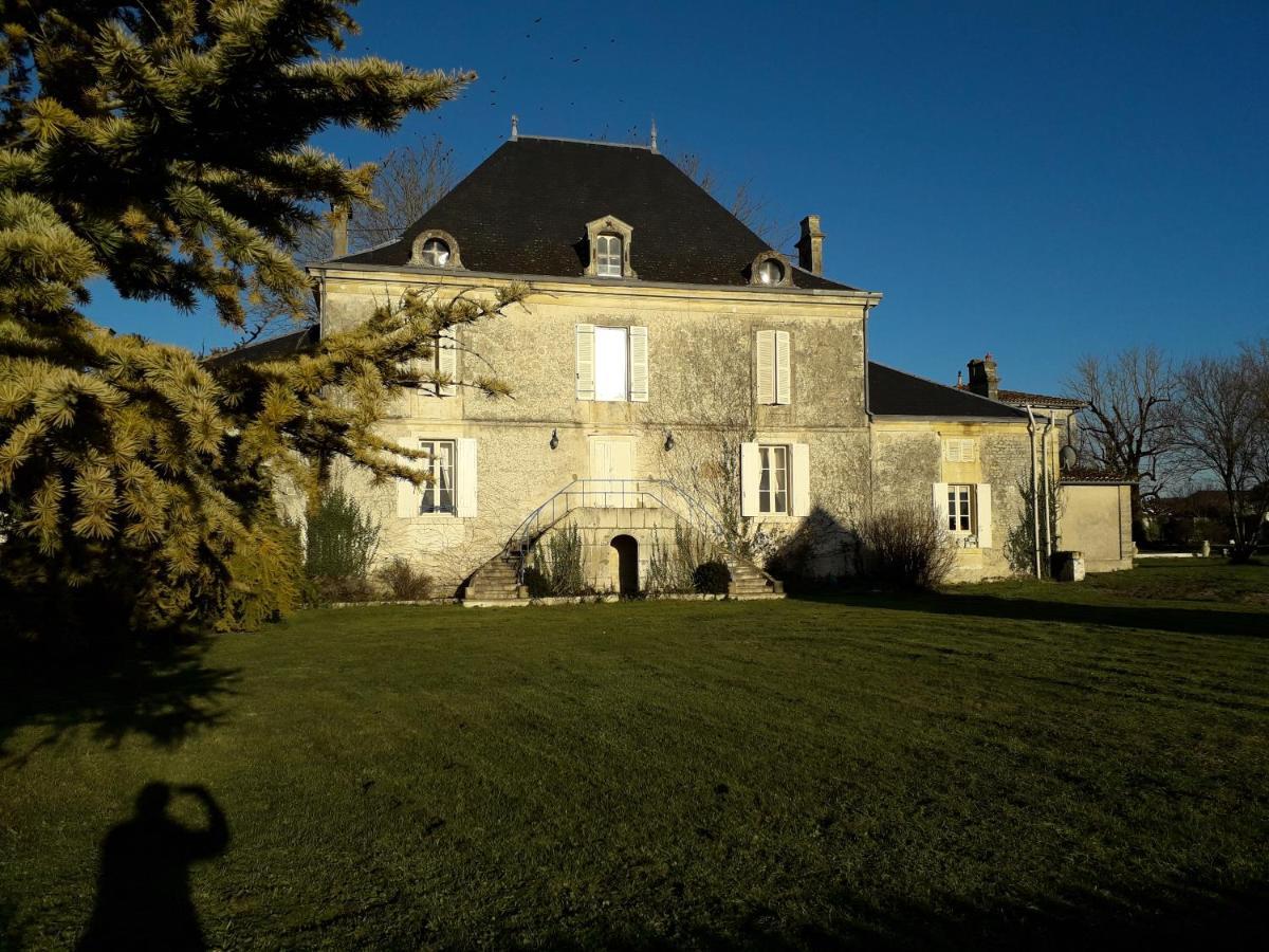 Chateau De Varaize Extérieur photo